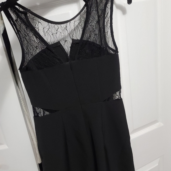 Black laces dynamite romper - Picture 3 of 3